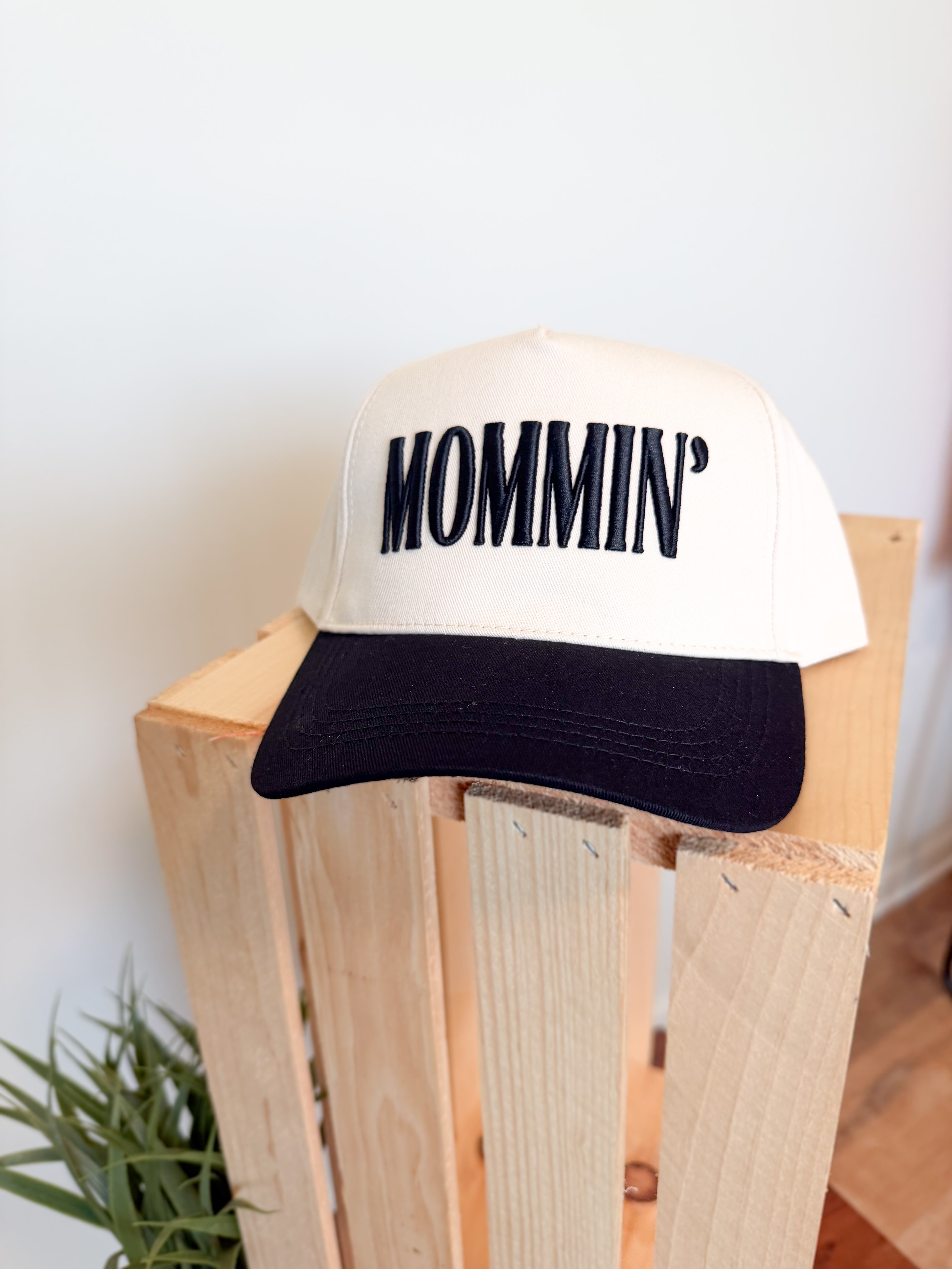 MOMMIN' Cap